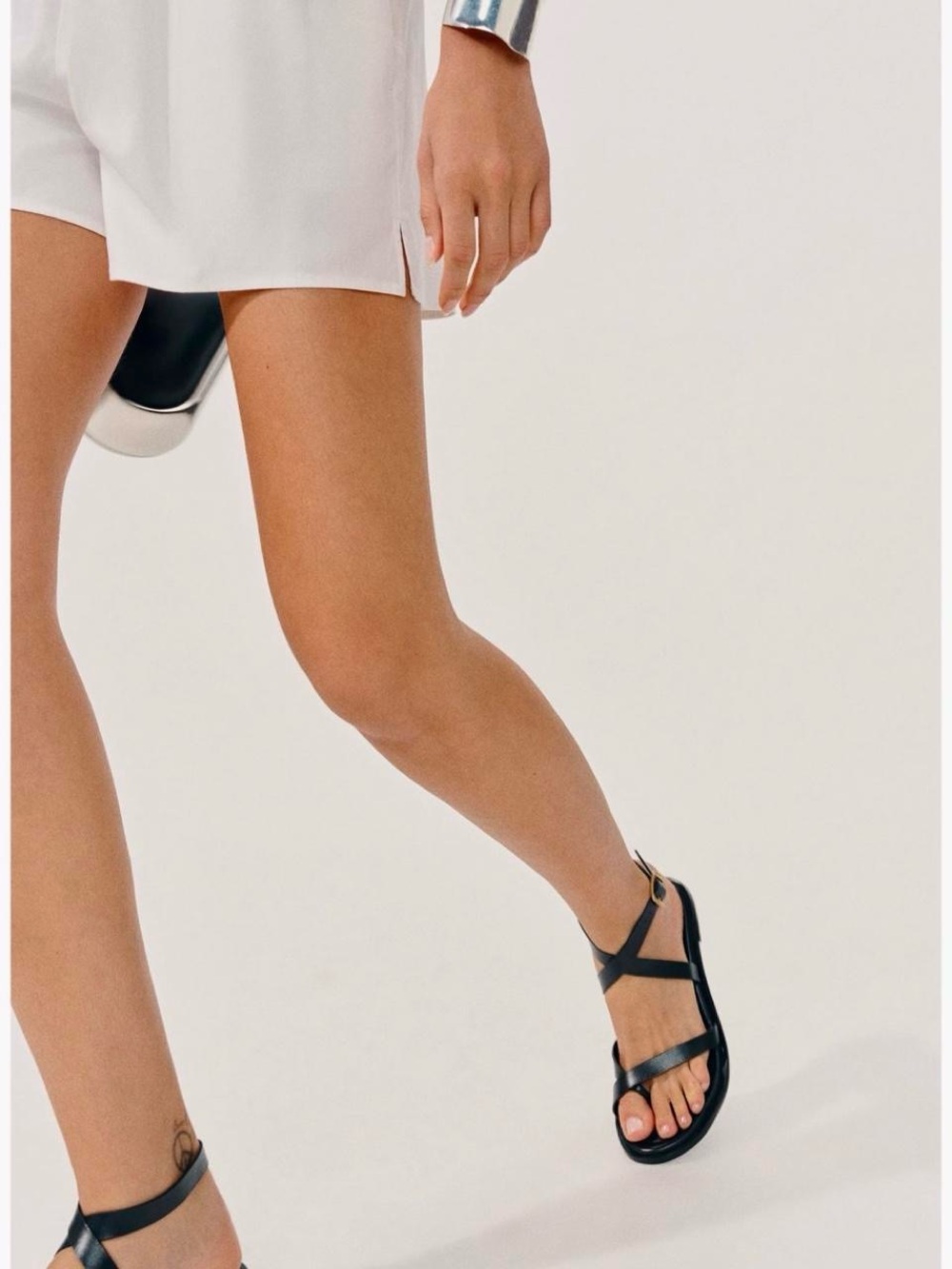 NWOT Reformation Janet flat sandals